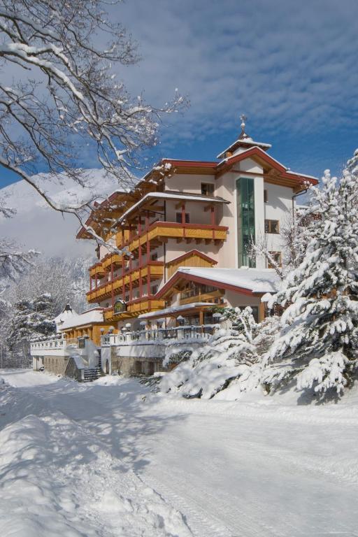 Huber Hotel Tramserhof ランデック エクステリア 写真