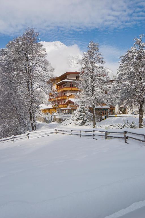 Huber Hotel Tramserhof ランデック エクステリア 写真